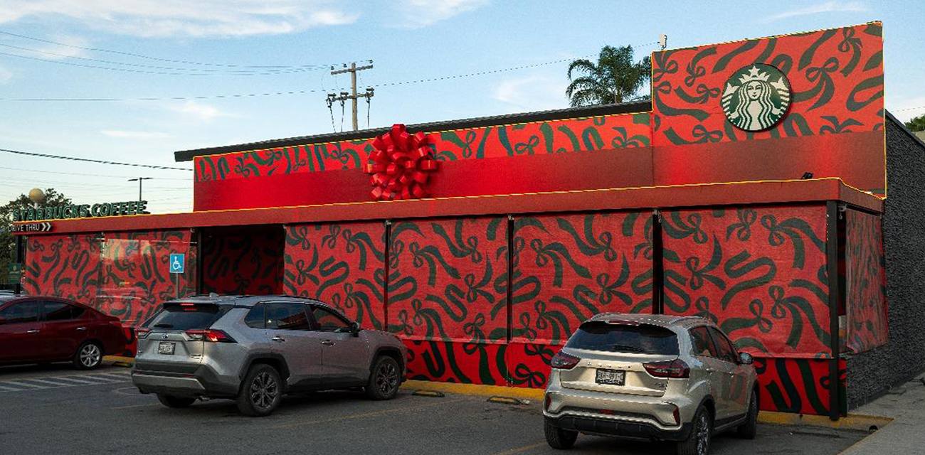 Fachada intervenida de Starbucks